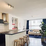 Centerapartmentwalktoeverything شقة خنت